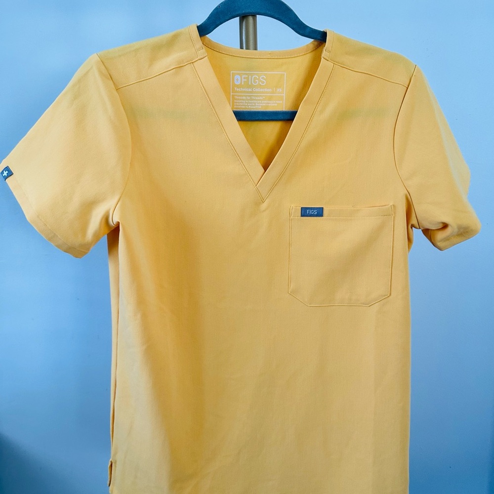 Figs Yellow Scrub Set - Picture 2 of 11
